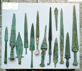 Schwerter und Dolche aus Lorestan, Iran, 2000-frühes 1000 v. Chr.